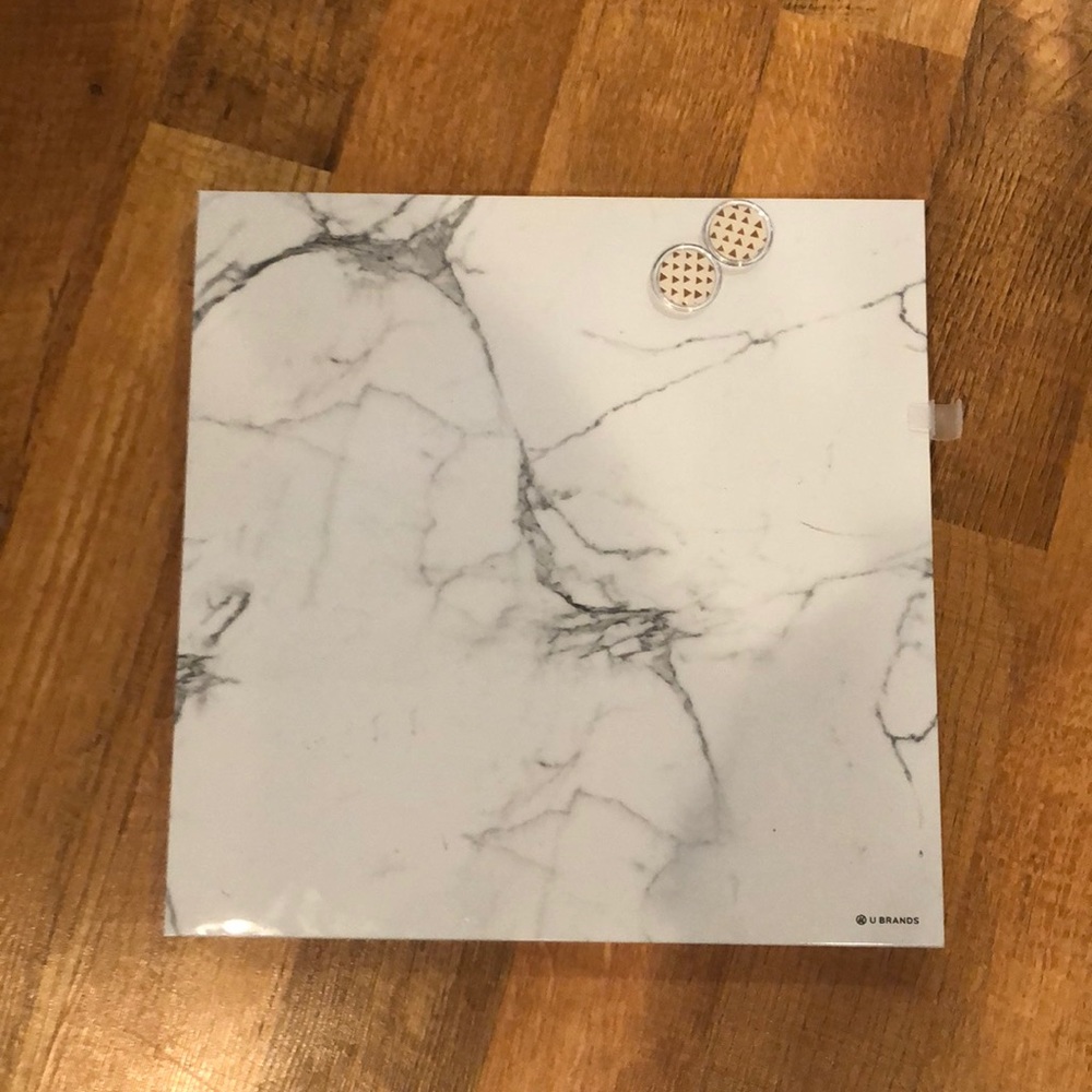 marble hanging white board